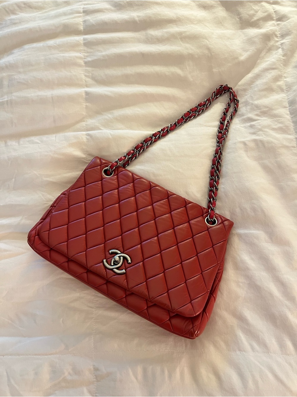 CHANEL Red flap bag